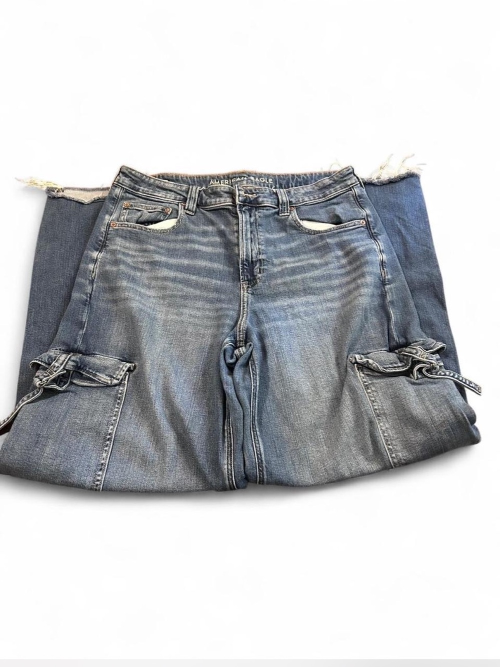 AE Women’s Wide Leg Cargo Jeans - Picture 4 of 6